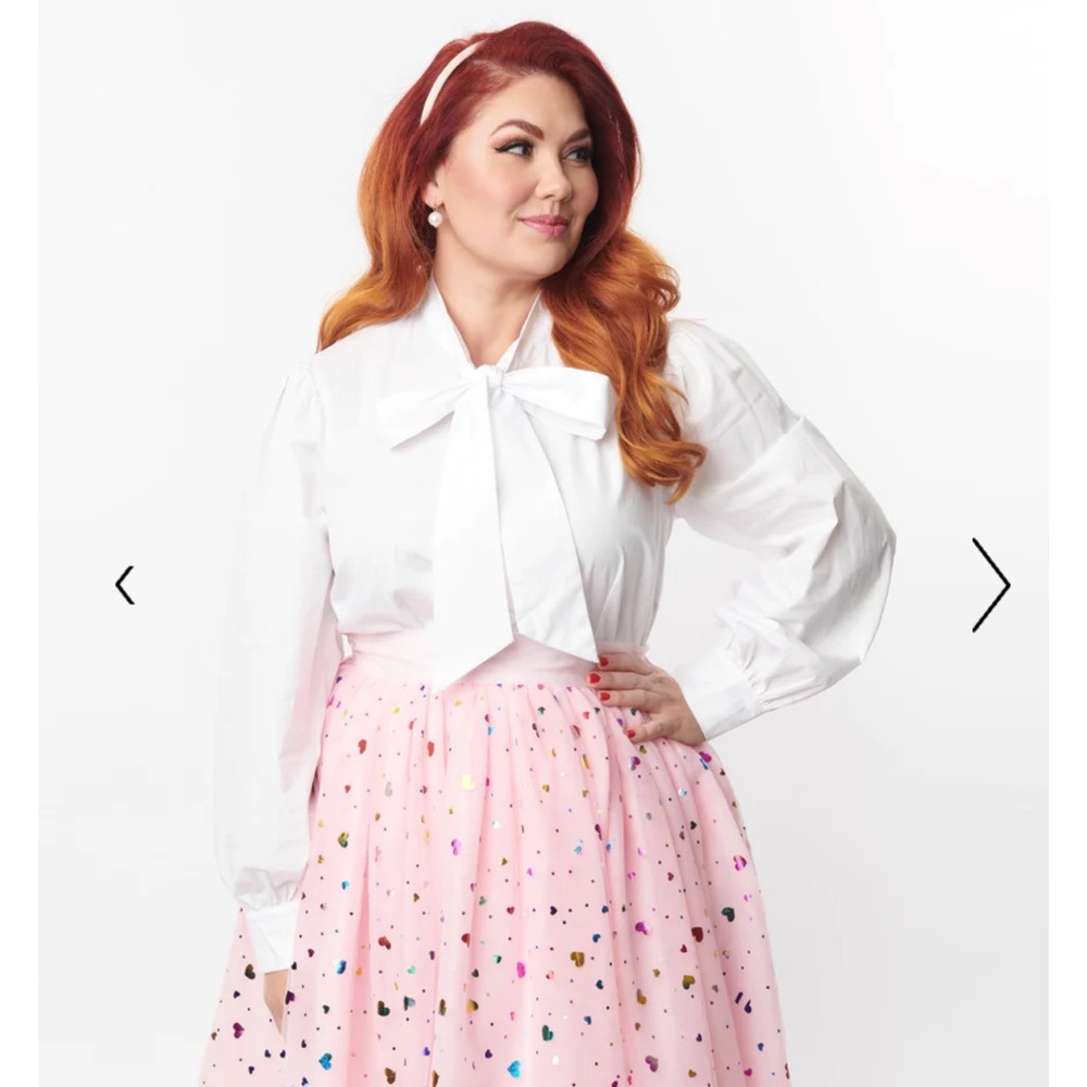 Unique vintage Gwen white top